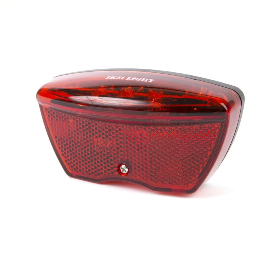 IkziLight achterlicht 5 led standlicht Superhelder en krachtige 5X rode LED met reflector Voor bevestiging op achterdrager Zichtbaar tot 800 meter met reflector. 3 Lumen, lichtbereik tot 800m. Montage afstand 80mm. incl. 2x AA batterijen (hangverpa... - AE-trading