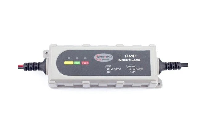 Höfftech Accu druppellader 'Pro' 12V 1.0 Ampère, Geschikt voor alle soorten gel en loodaccu's. Type oplader: intelligent 5 Fasen Oplaadsysteem (1.0A) LED indicatie en beveiligd tegen overladen. Kabellengte: 1,5 Meter. Spanning: 220V - AE-trading