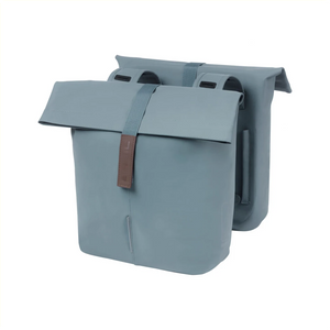 Basil City dubbele fietstas, vegan leather, waterkerende vouwsluiting, Universal Bridge systeem (geschikt voor Basil DBS, MIK, Racktime platen (apart verkrijgbaar)), geschikt voor Basil afstandhouder (apart verkrijgbaar), reflectie, 28-32L, graphite blue - AE-trading