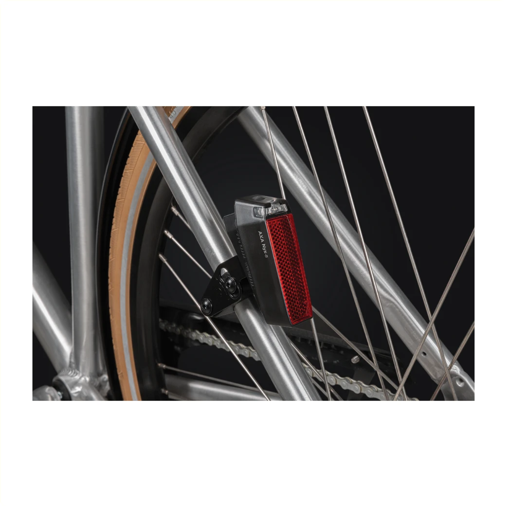 Axa bracket om het AXA Nyx batterij achterlicht te monteren op de staande achtervork - AE-trading