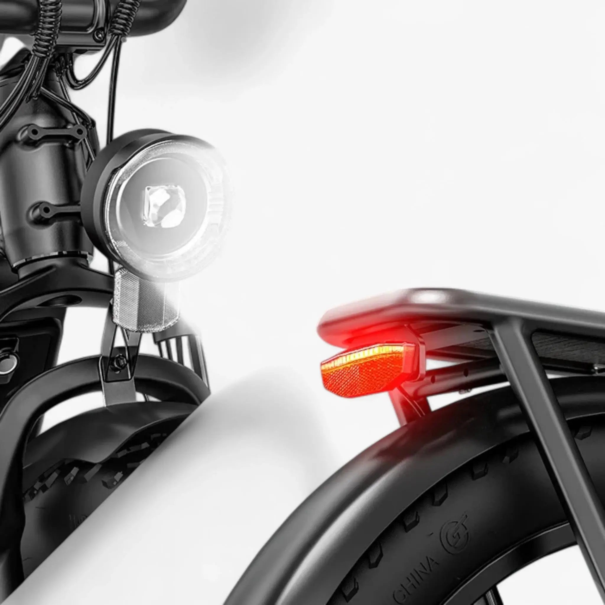 Fiido Titan - Elektrische Touringfiets - Grijs - 26x4 inch - Accu 696Wh (48V) - 250W (55Nm) Mivice Motor - 9 Versnellingen - Hydraulische Remmen - AE-trading