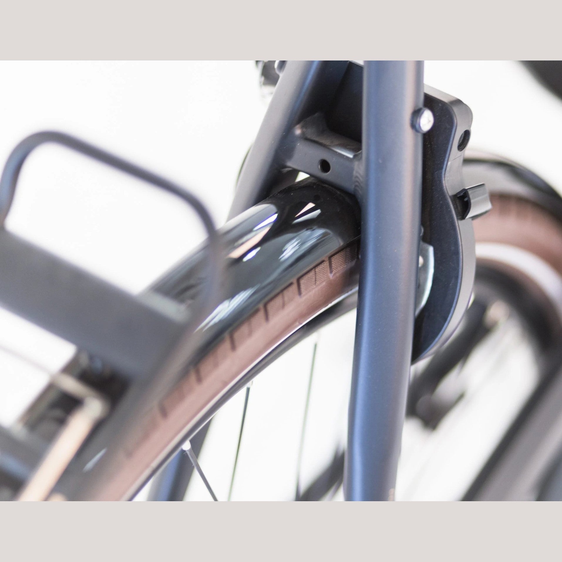 PUCH E-Dance S N7 Elektrische Fiets - Damesfiets - Mat Zwart - Lage instap - Ananda M80 - 7-versnellingen - E-bike - AE-trading