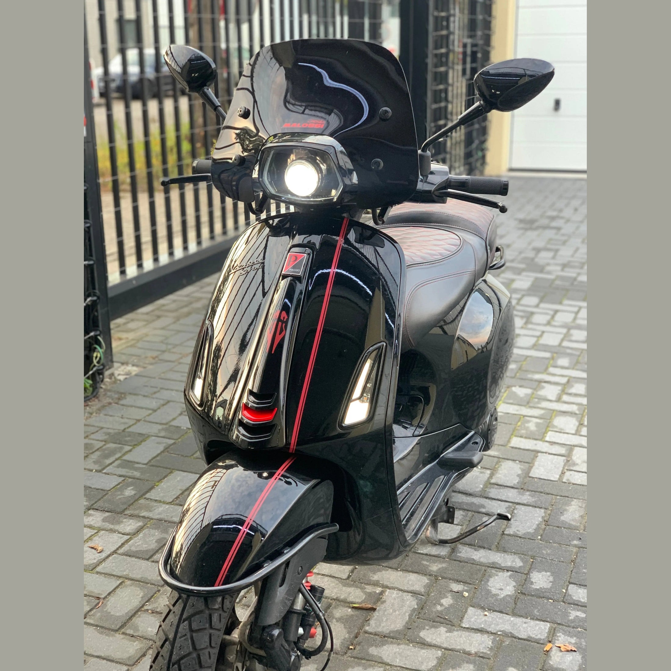 Spiegels Vespa Sprint glans zwart kort spiegelset - Anroc - AE-trading