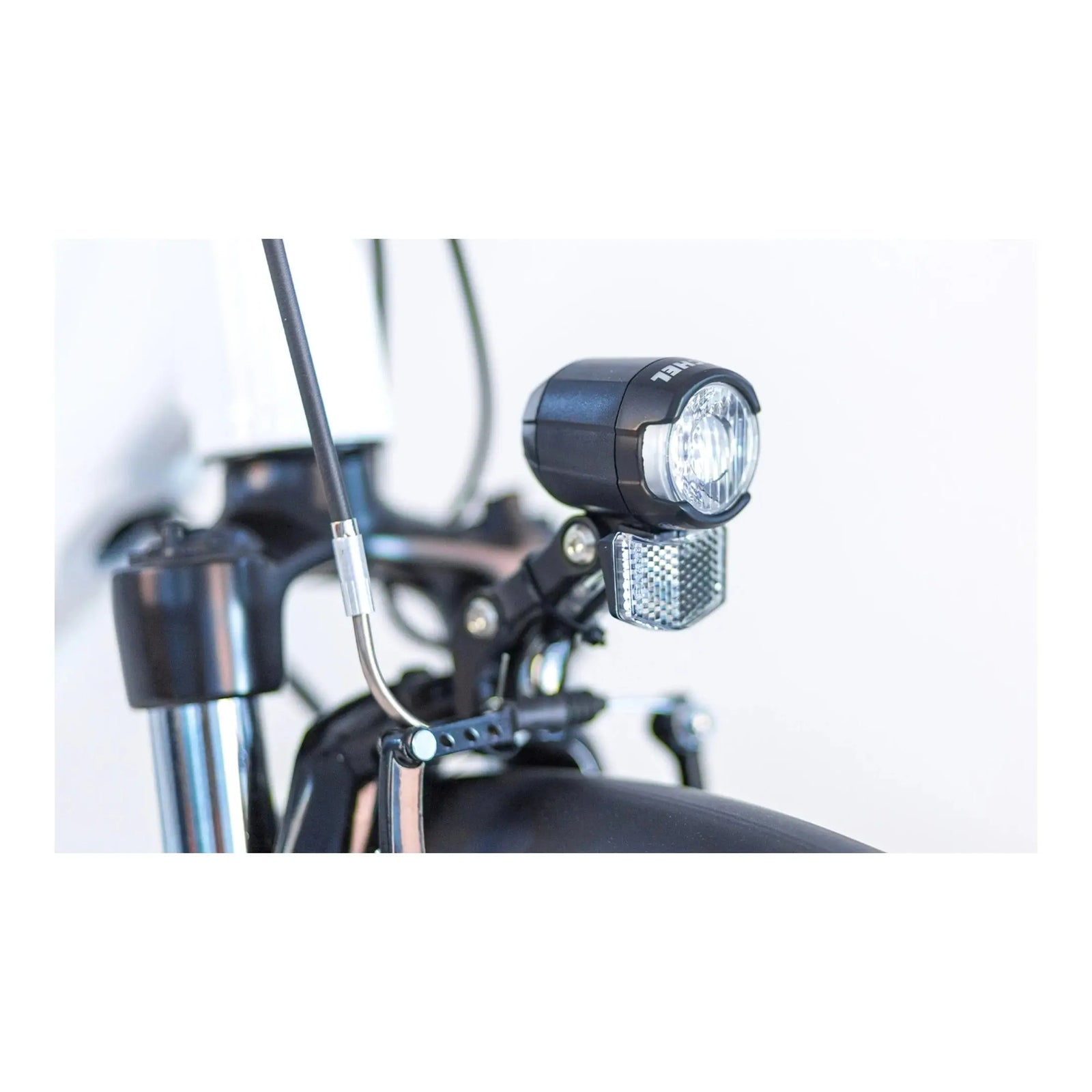 Tomos EB 05 - Elektrische Fiets - Glanzend Wit - 28 inch - 50 cm - Accu 522Wh - 250W Ananda Voorwielmotor - Shimano Tourney 7 Versnellingen - V-Brake Remmen - AE-trading