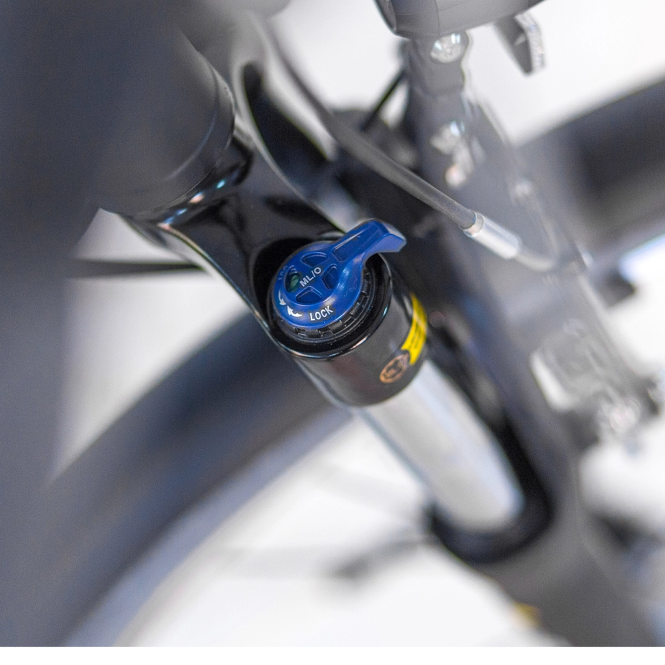 Tomos EB 06 - Elektrische Fiets - Glanzend Donkerblauw - 28 inch - 50 cm - Accu 522Wh - 250W Ananda Voorwielmotor - Shimano Nexus 7 Versnellingen - V-Brake Remmen