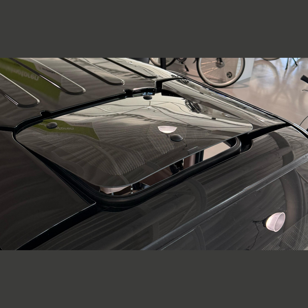 Tomos EC01 – Elektrische Brommobiel – Microcar 45 km/u – 2500W Motor – 100 km Actieradius – 2-zitter met Luxe Uitvoering - Wit