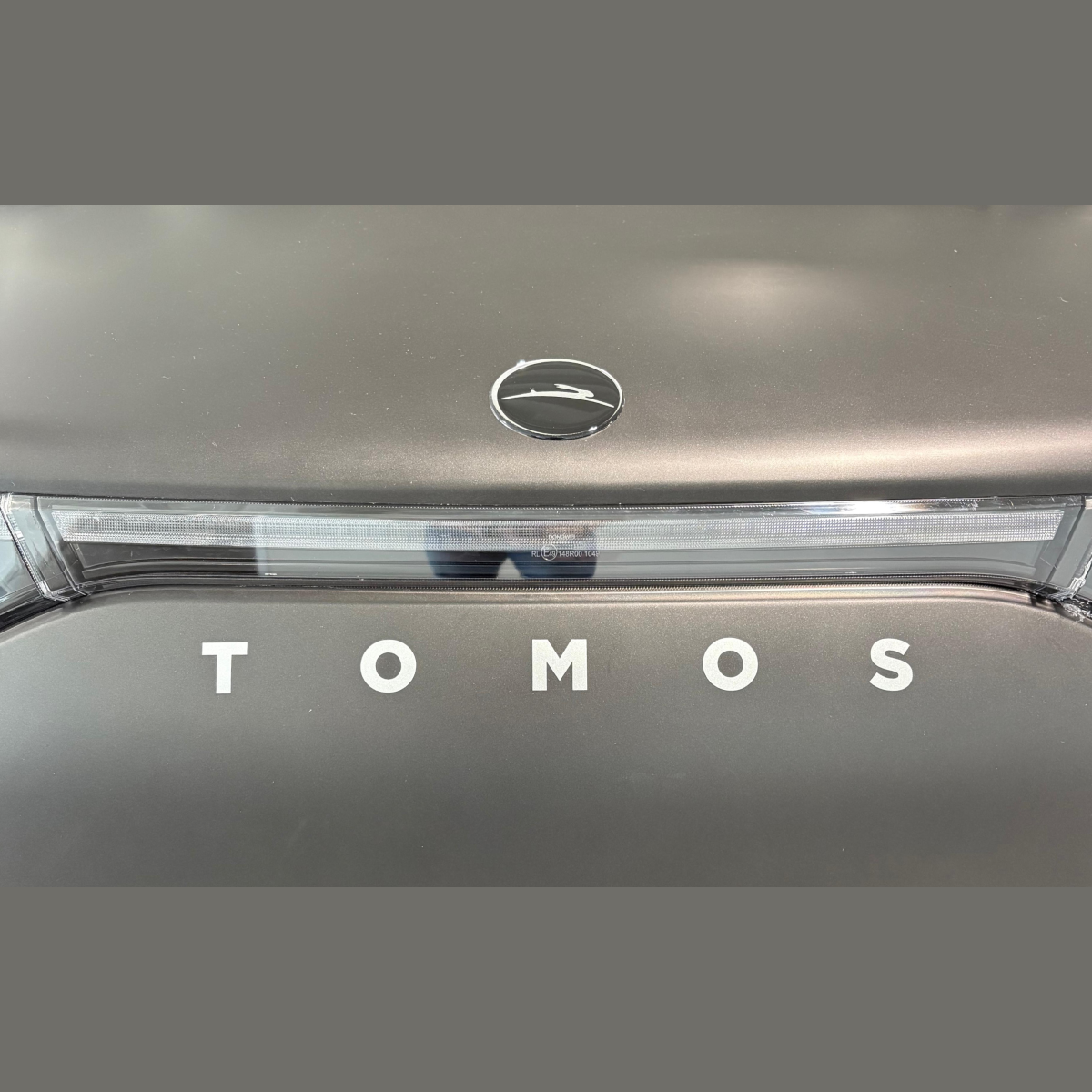 Tomos EC01 – Elektrische Brommobiel – Microcar 45 km/u – 2500W Motor – 100 km Actieradius – 2-zitter met Luxe Uitvoering - Wit