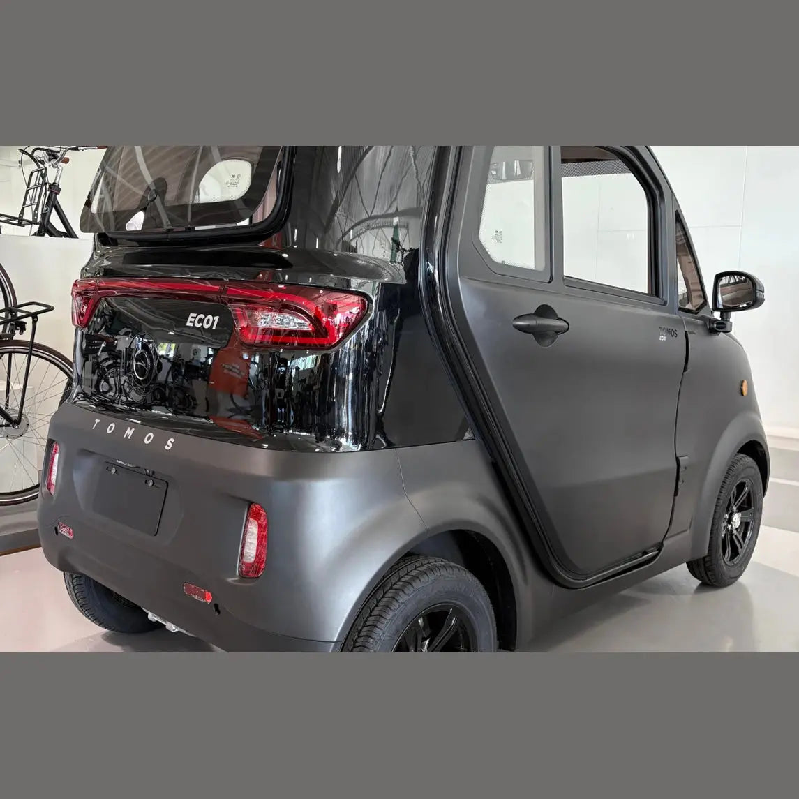 Tomos EC01 – Elektrische Brommobiel – Microcar 45 km/u – 2500W Motor – 100 km Actieradius – 2-zitter met Luxe Uitvoering - Wit - AE-trading