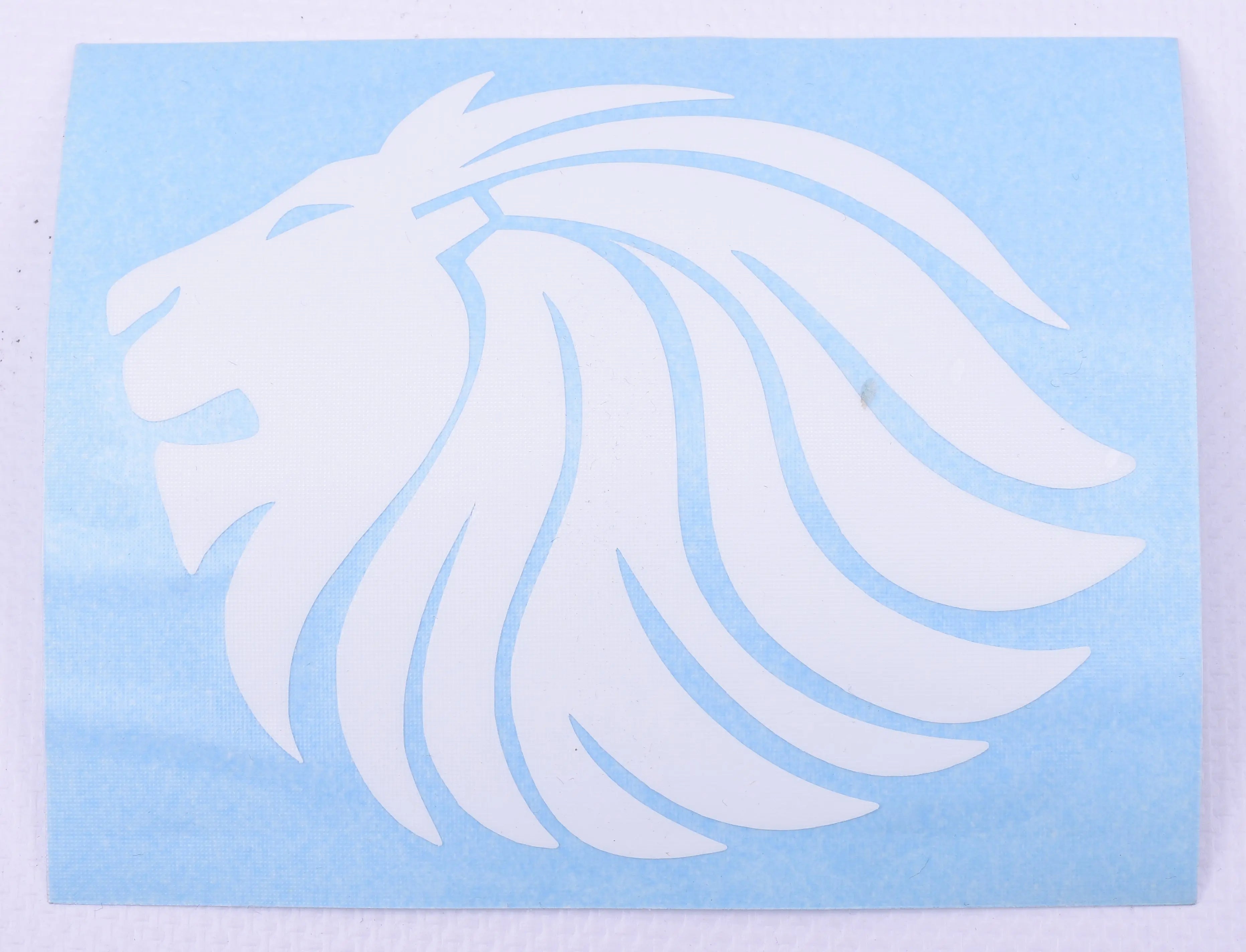 98.072400 STICKER LION 9CM WIT TRIBEL - AE-trading