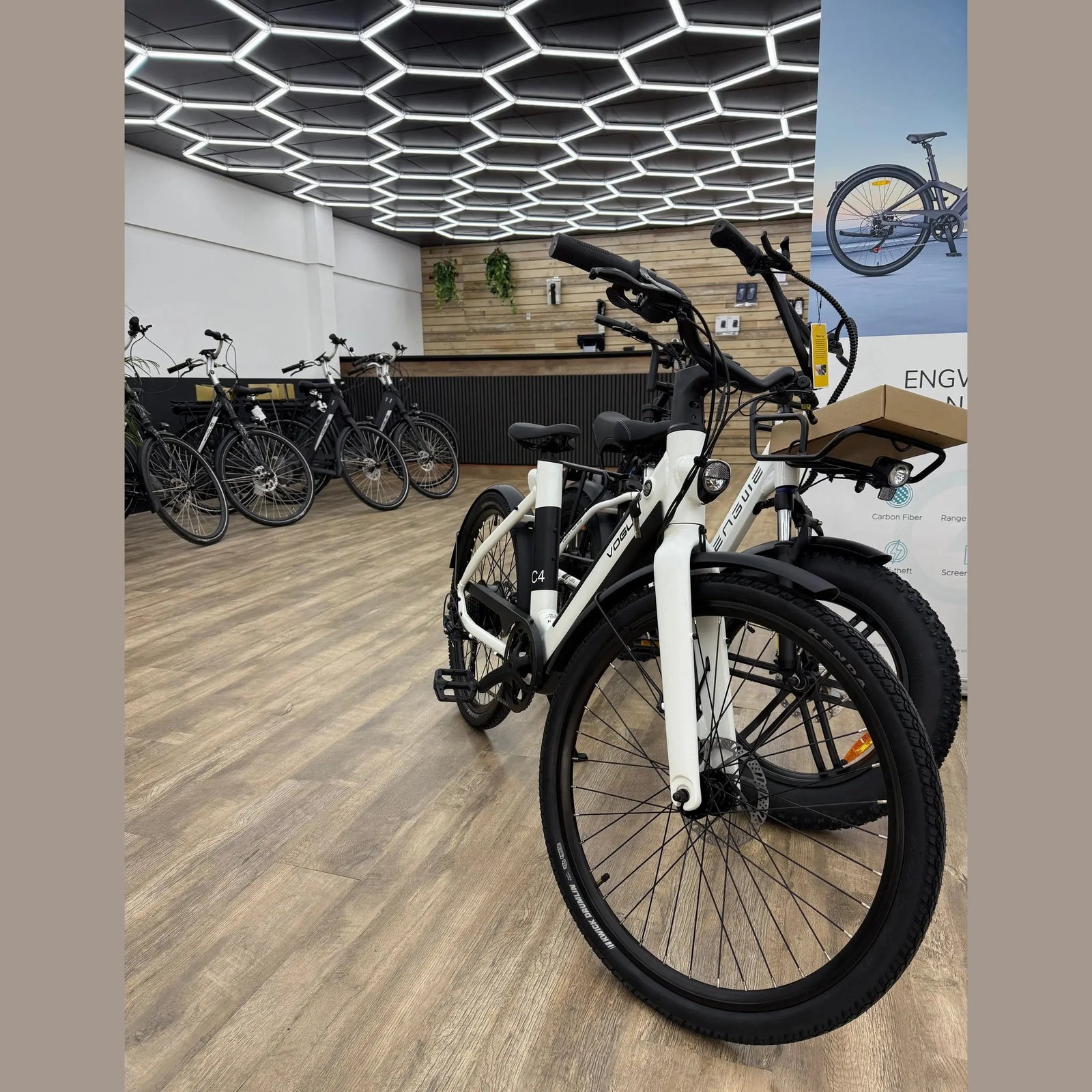 Proefrijden in onze showroom - AE-trading