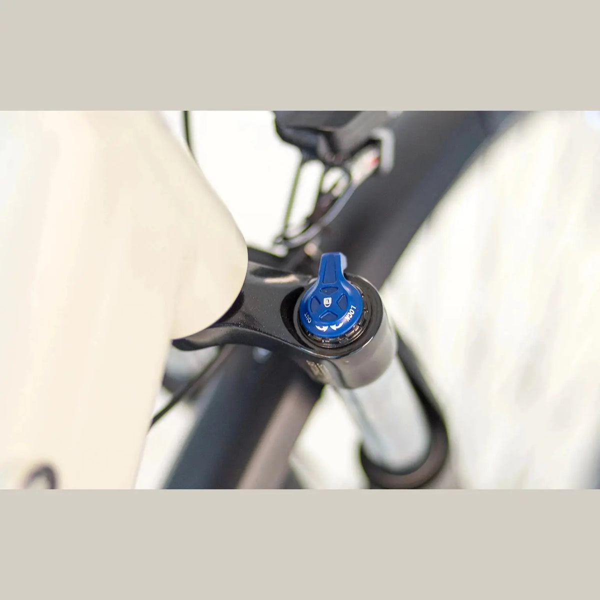 Puch E-Dance Extern Elektrische fiets Silk Grijs - 48cm - Ananda M80 - 504Wh 14Ah - 8 Versnellingen - E-bike - AE-trading