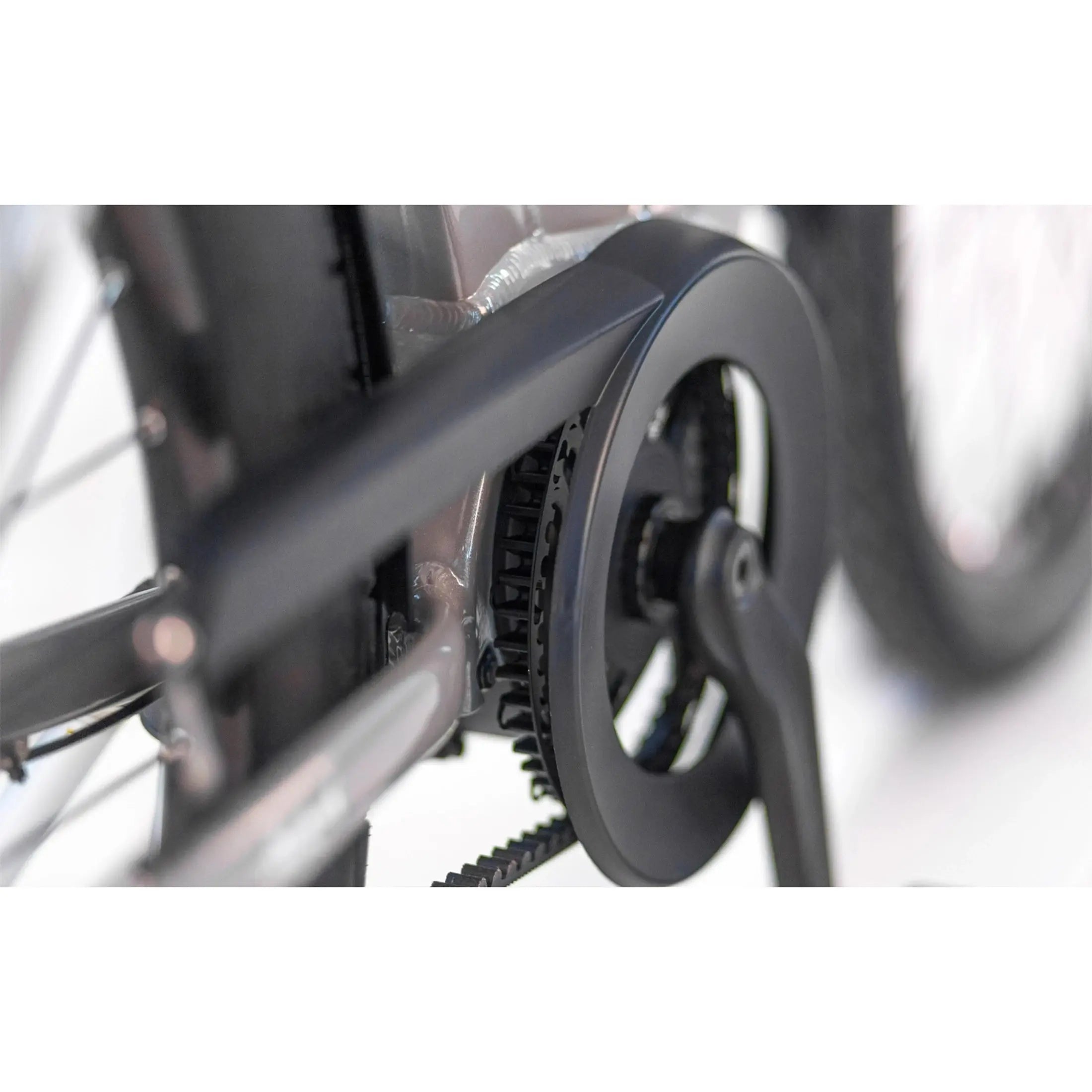 Puch E-Felice N7 - Elektrische Fiets - Aluminium Grijs - Belt Drive - 53cm - Lage Instap - 720Wh Accu Capaciteit - 250W Ananda Middenmotor - Hydraulische Remmen - AE-trading