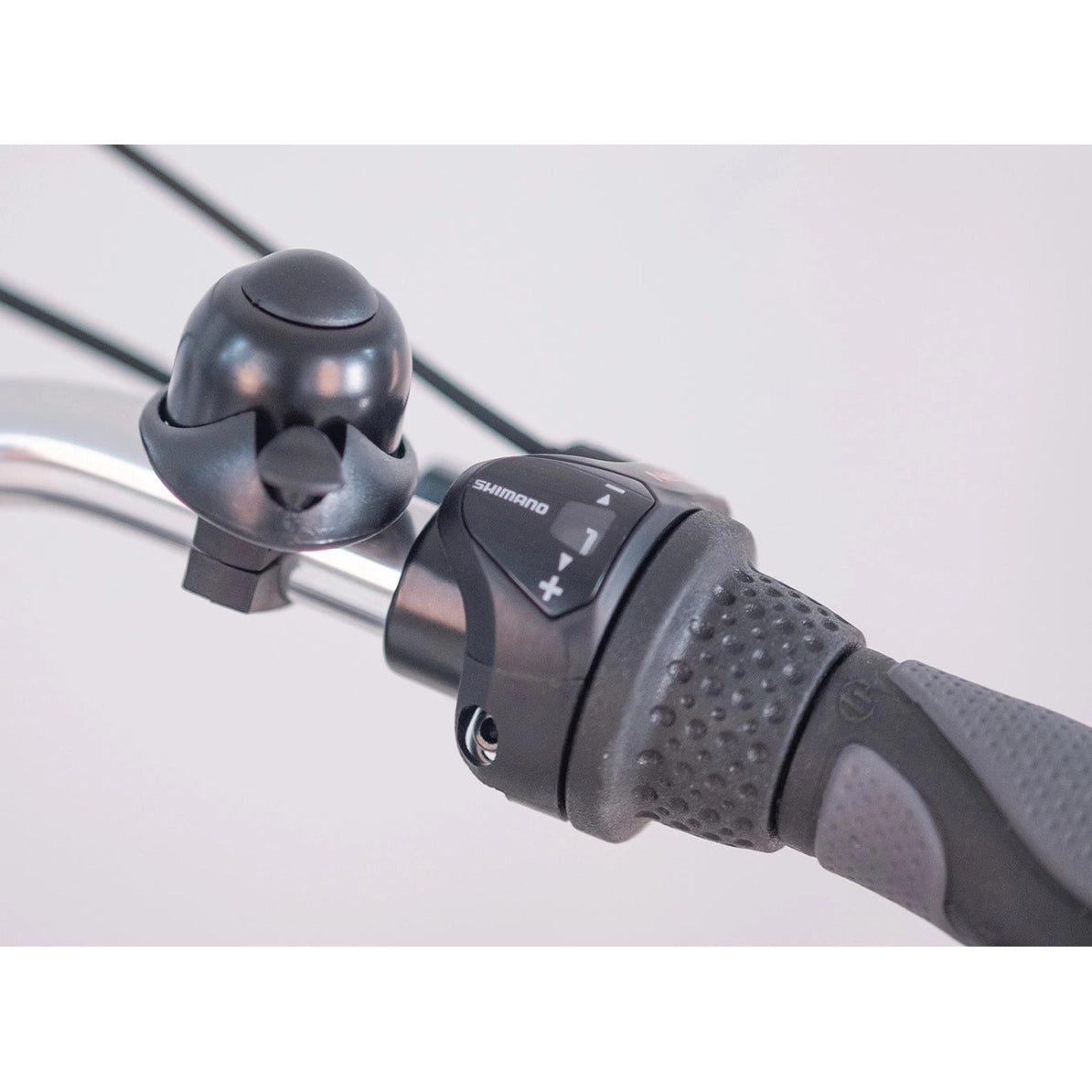 Tomos EB 08 – Coal Black Matt – Elektrische Stadsfiets – 28 inch – Ananda 250W Voorwielmotor – Shimano Nexus 3 Versnellingen – 522 Wh Accu – Framemaat 55 cm - AE-trading