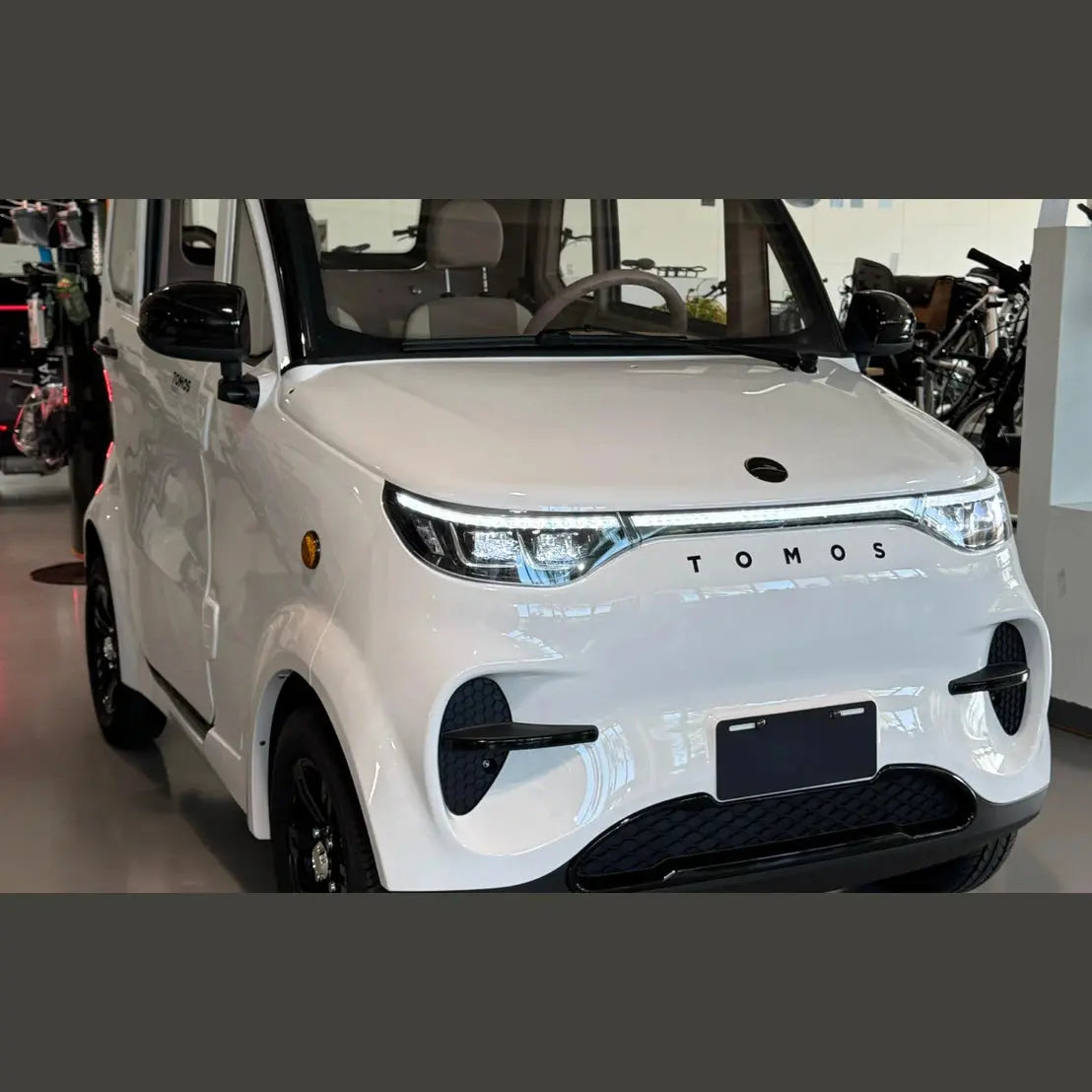 Tomos EC01 – Elektrische Brommobiel – Microcar 45 km/u – 2500W Motor – 100 km Actieradius – 2-zitter met Luxe Uitvoering - Wit - AE-trading