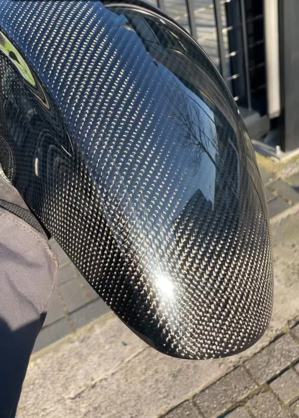 Carbon fiber spatbord Vespa Sprint & Primavera voorzijde