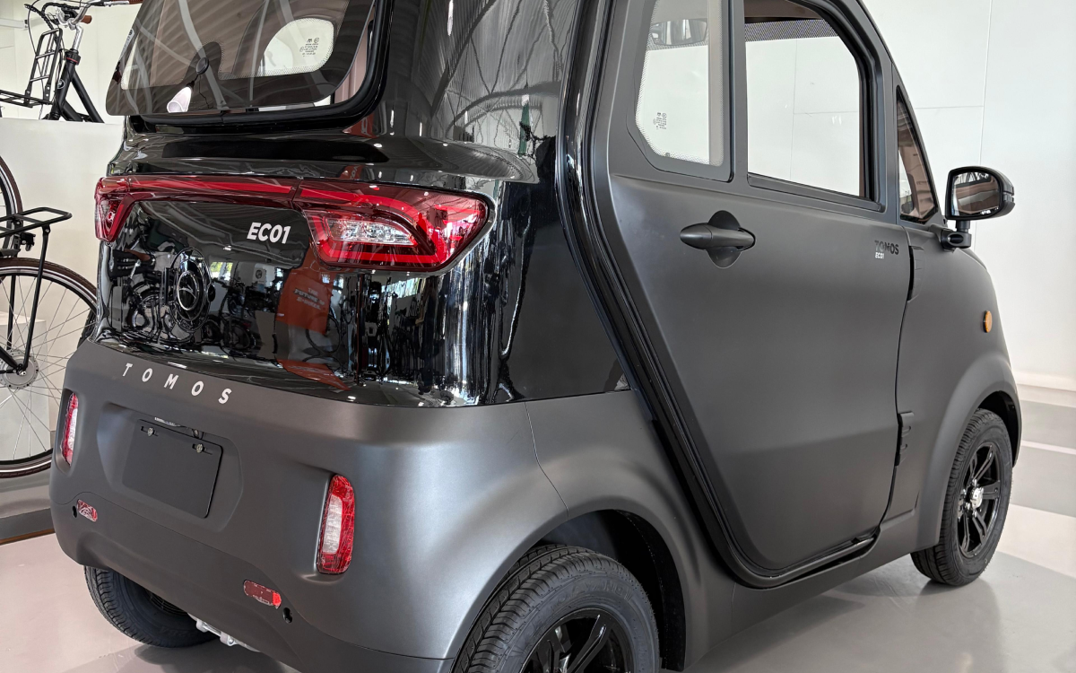 Tomos EC01 – Elektrische Brommobiel – Microcar 45 km/u – 2500W Motor – 100 km Actieradius – 2-zitter met Luxe Uitvoering - Wit - AE-trading
