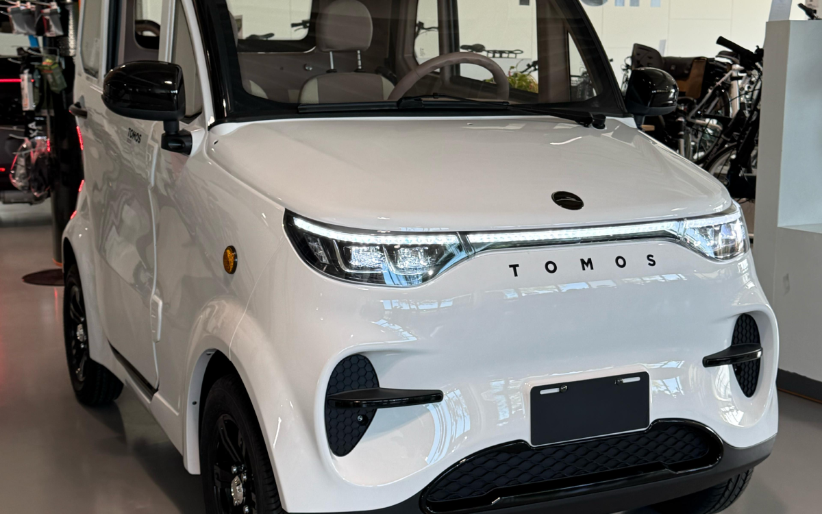 Tomos EC01 – Elektrische Brommobiel – Microcar 45 km/u – 2500W Motor – 100 km Actieradius – 2-zitter met Luxe Uitvoering - Wit - AE-trading