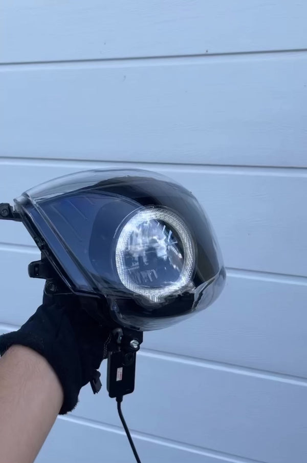 LED Angel Eye Piaggio Zip dans le bloc optique