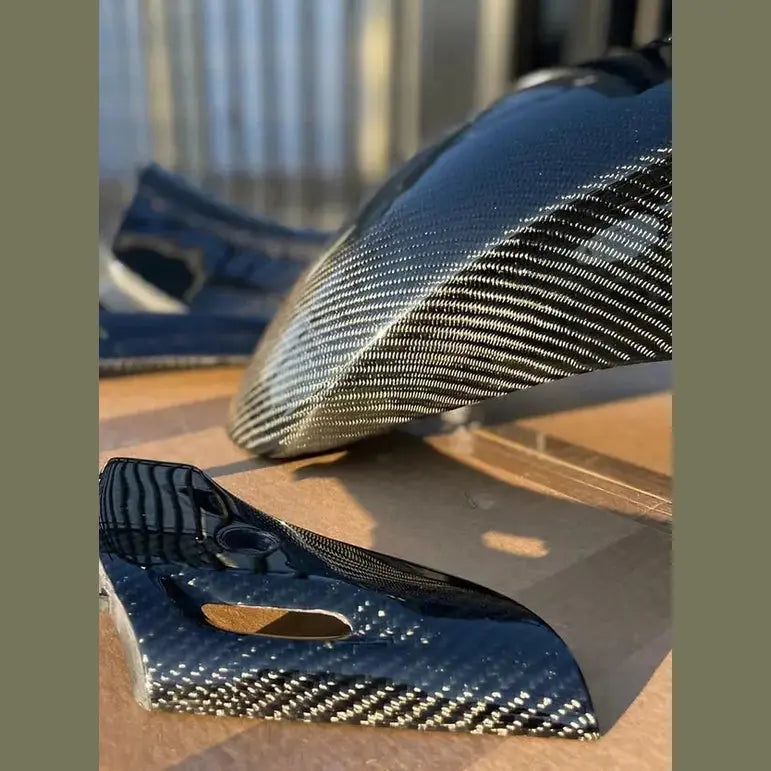 Carbon Fiber claxonneus Vespa Sprint / Primavera - AE-trading